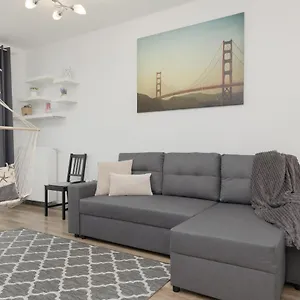 https://apartment-warsaw-goclaw-2-bedrooms-parking-balcony-by-renters.warsawhotelspoland.com